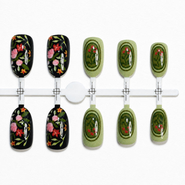 Artificial nails with floral design Stornfield
