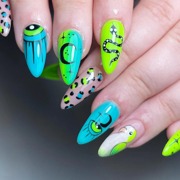 Artificial nail set with playful animal designs and eye-catching 3D designs Stornfield