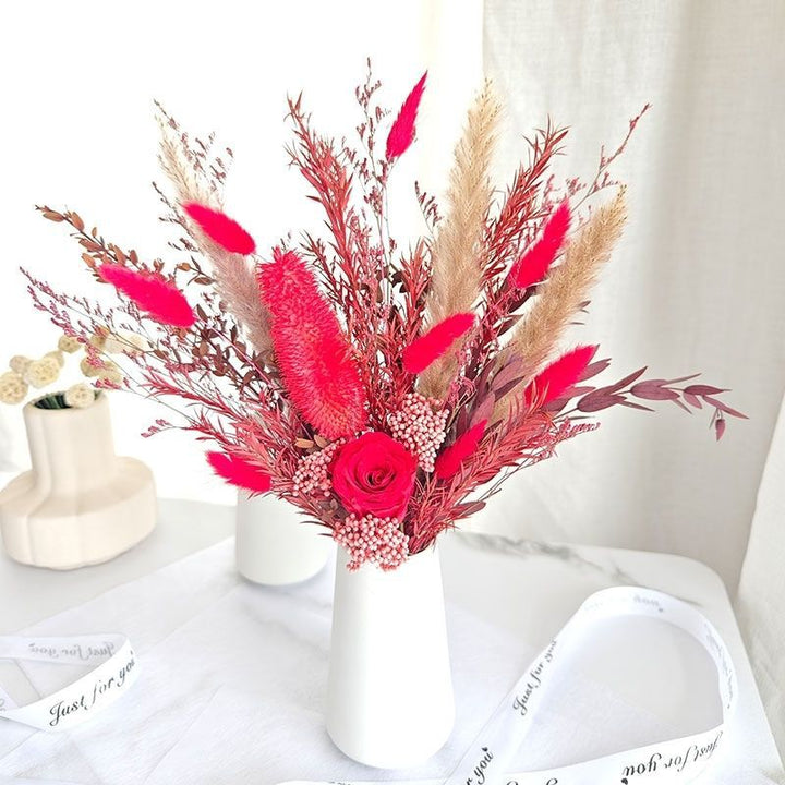 Chic Dried Flower Arrangement
