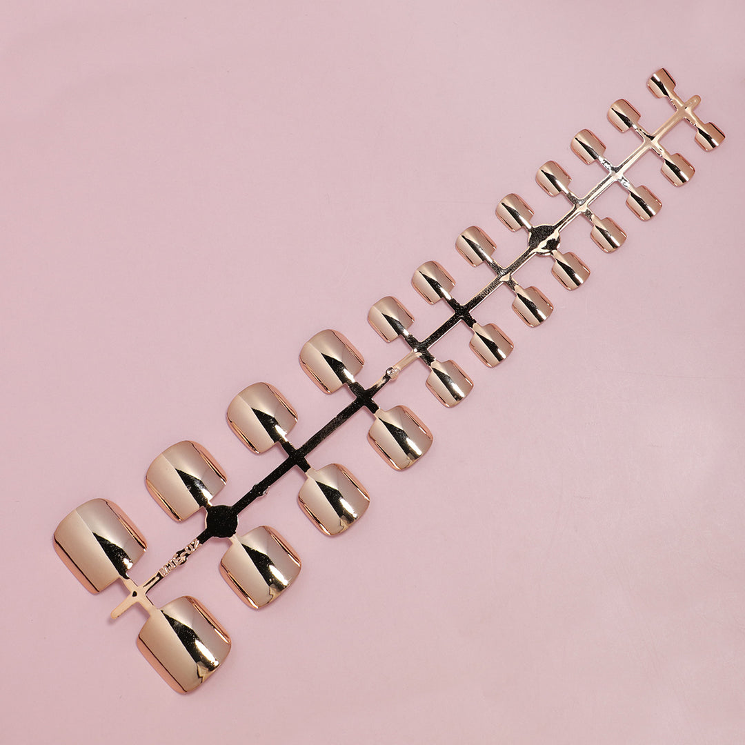 Metallic Press-On Toenail Set Stornfield