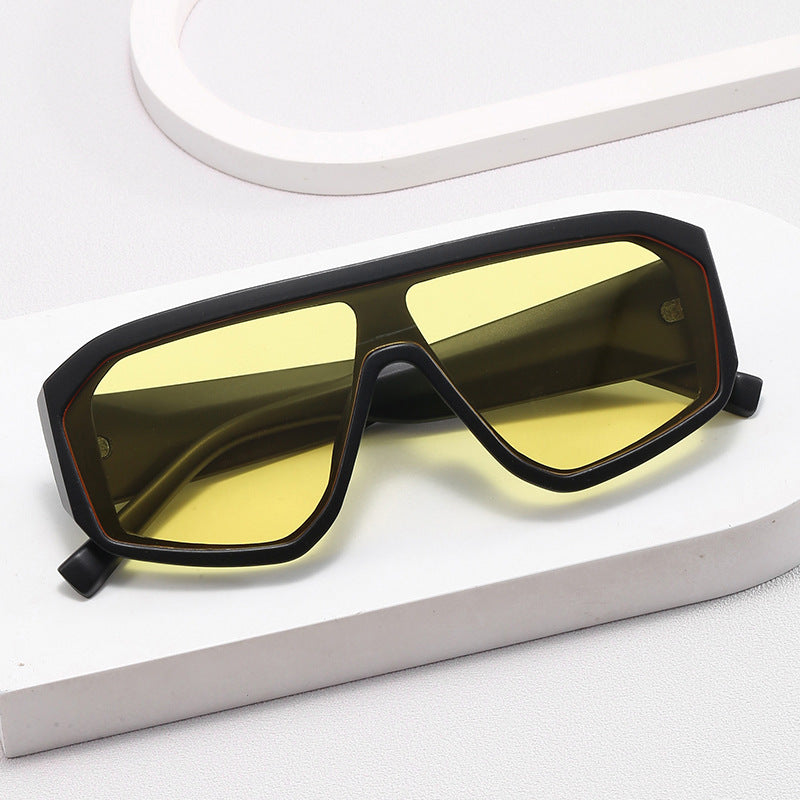 Women Fashionable Oversized Sunglasses in Futuristic Design Stornfield