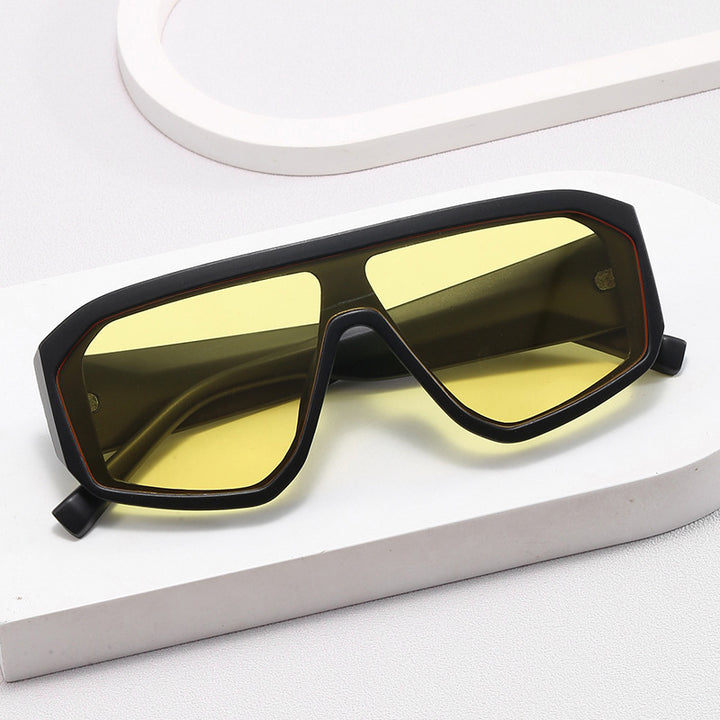 Women Fashionable Oversized Sunglasses in Futuristic Design Stornfield