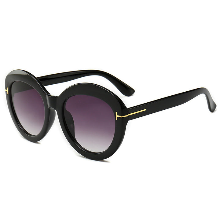Elegant Wide-Leg Frame Sunglasses Stornfield