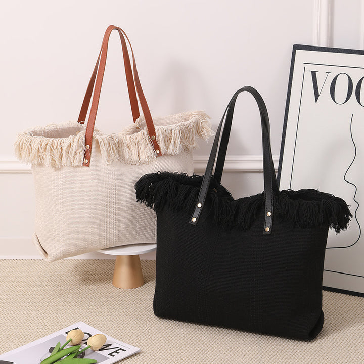 Beach bag with eye-catching fringe edge Stornfield