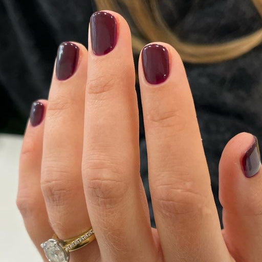 Glamorous nail art with high-gloss finish Stornfield