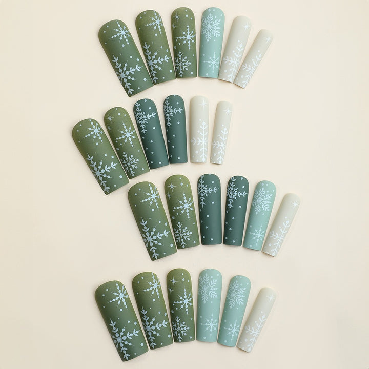 Artificial nail set with wintry snow motif Stornfield