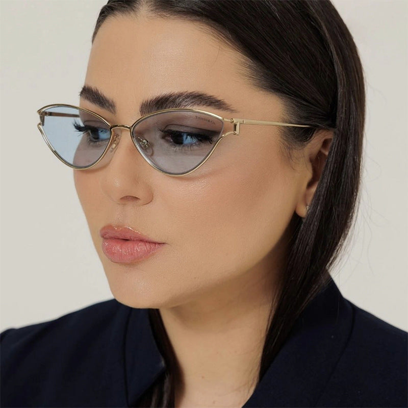 Ladies Cat-Eye Sunglasses in Elegant Gold Frame Stornfield