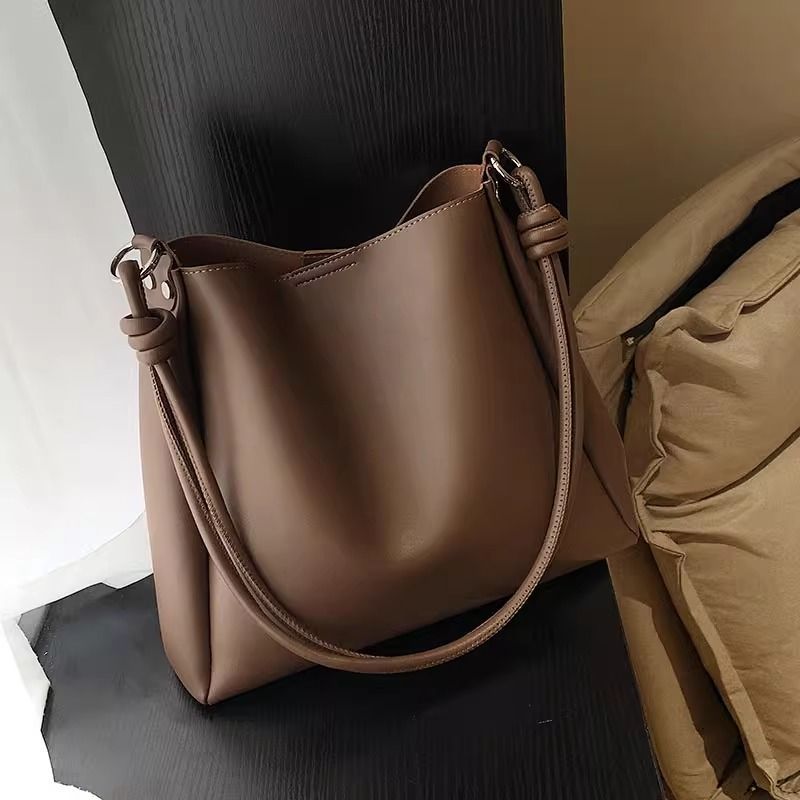 Premium Leather Slouchy Tote Stornfield