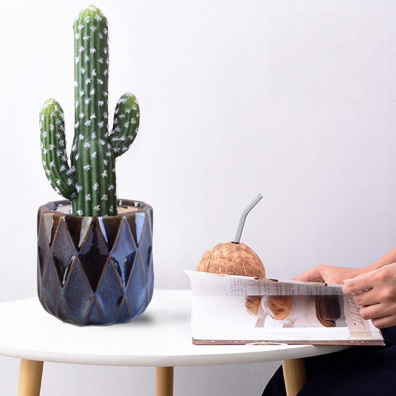 Elegant geometric plant bowl Stornfield