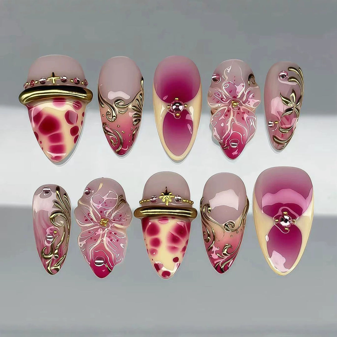Detailed Artistic Press-On Nail Set