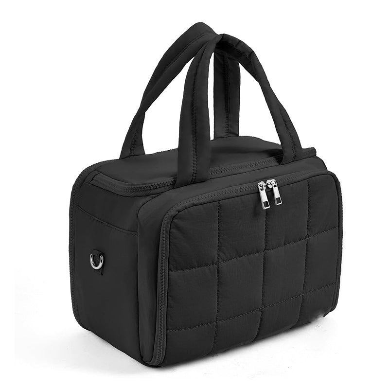 Practical and Stylish Makeup Bag Stornfield