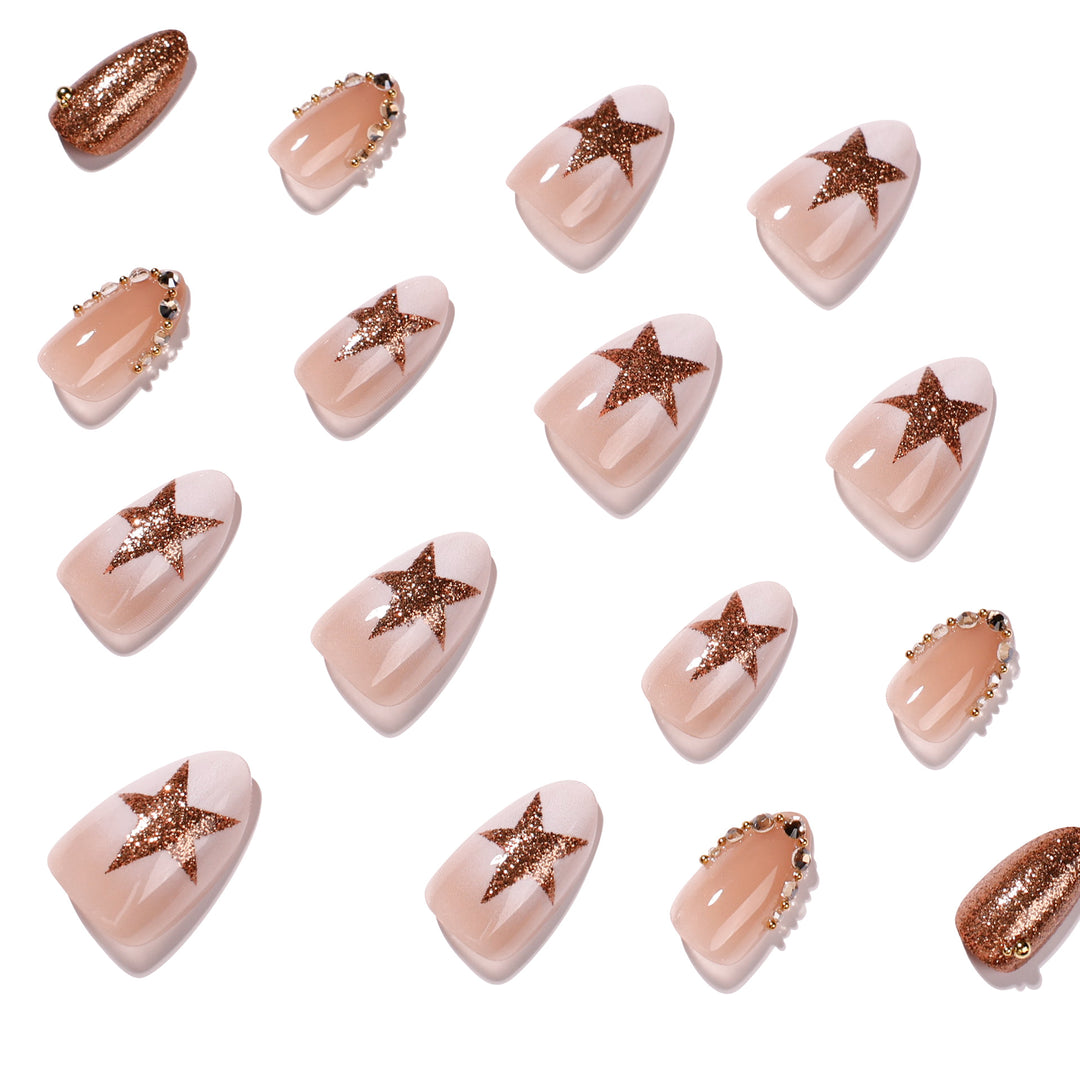 Elegant and sparkling nail art Stornfield