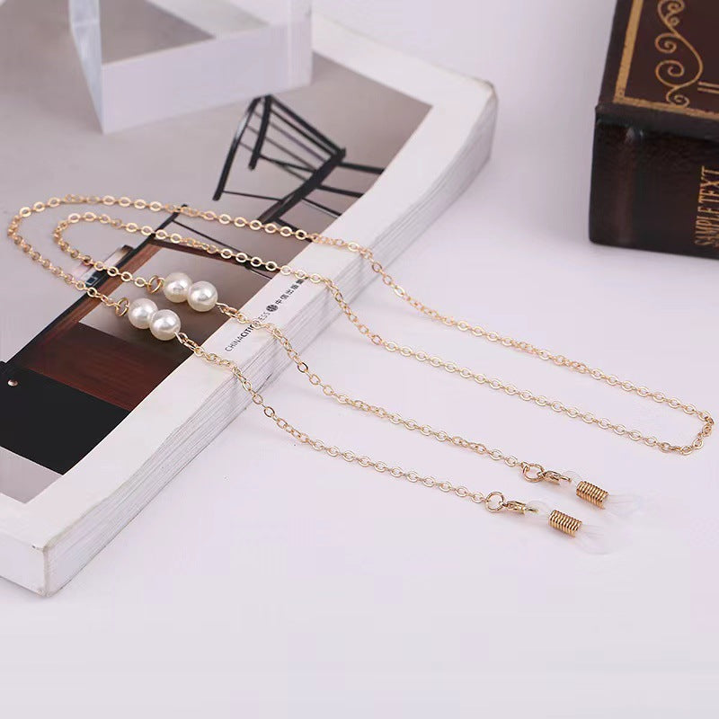 Elegant Layered Pearl and Chain Necklace Stornfield