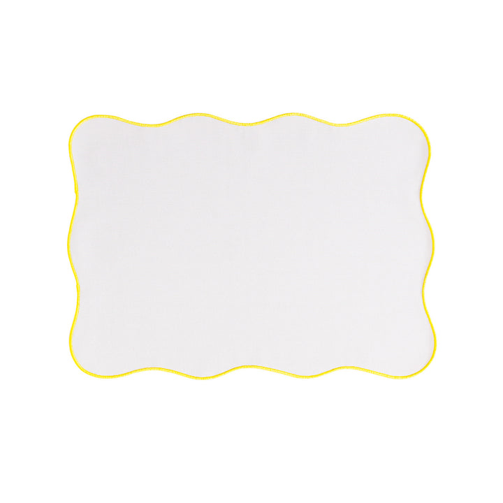 Table mat made of microfiber with wavy hem