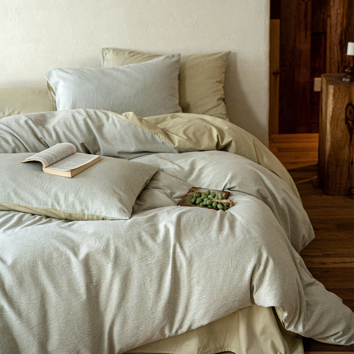 Duvet cover set made of cotton Renforcé with fine Toile flower pattern and extra soft jersey fitted sheet