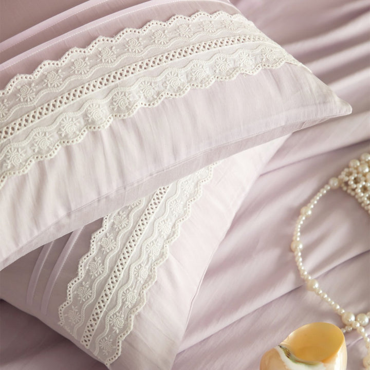 Lace-Trim Cotton-Sateen Duvet Cover Ensemble with Pintuck Detail