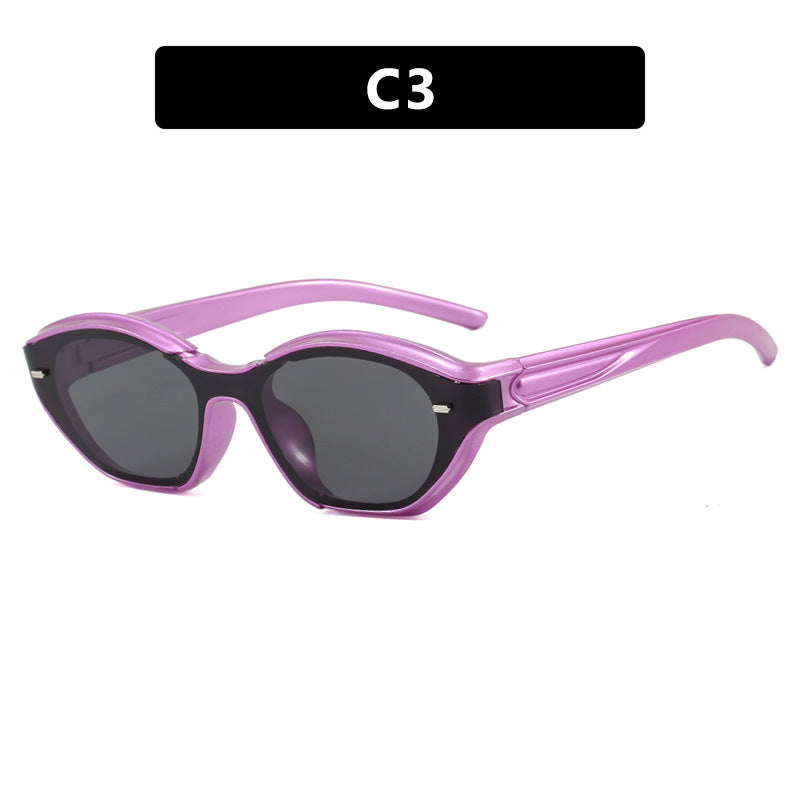 Women's fashionable sunglasses with contemporary design and protective UV filter Stornfield
