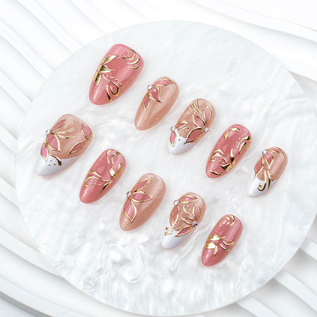 Artistic Golden Floral Press-On Nail Art Stornfield