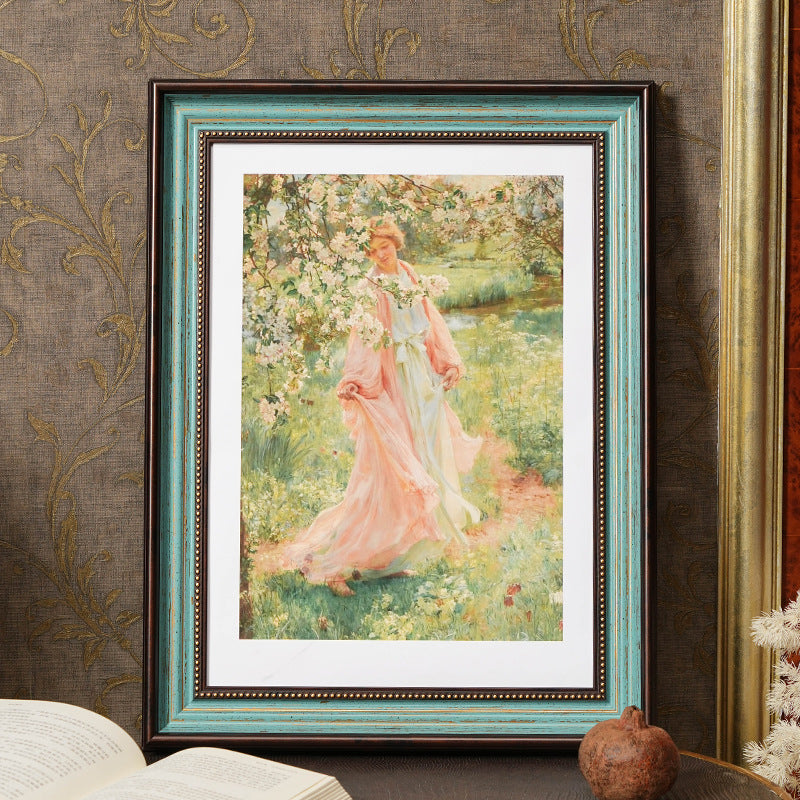 Ornate Wooden Photo Molding Frame for Home