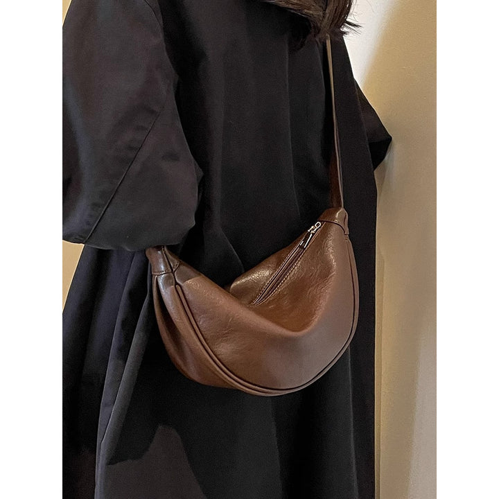 Modern Minimalist Hobo Bag Stornfield