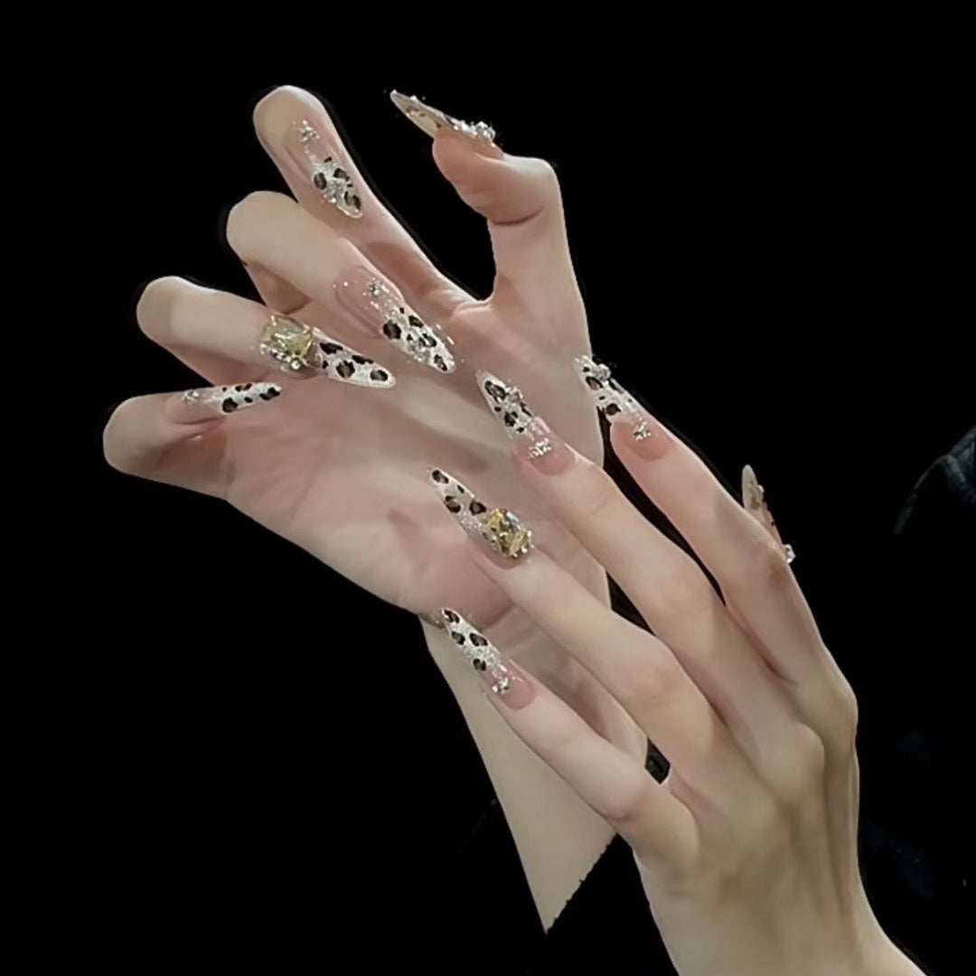 Elaborate Artistic Press-On Nail Set Stornfield