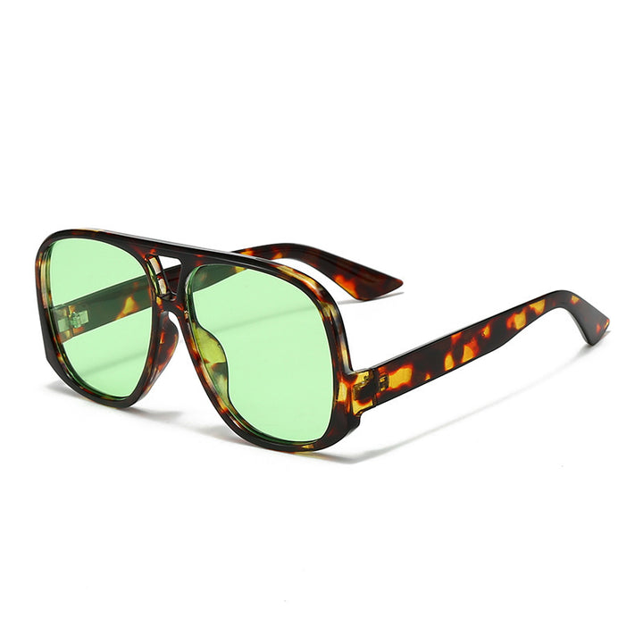 Women trendy oversized sunglasses in modern tortoiseshell pattern Stornfield