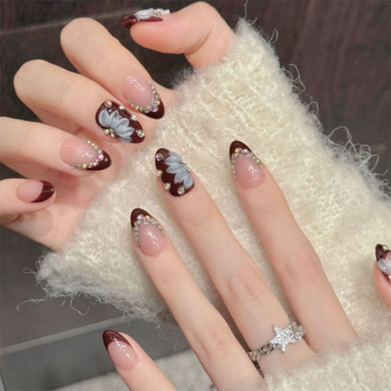 Artistic Floral-Embellished Press-On Nail Set