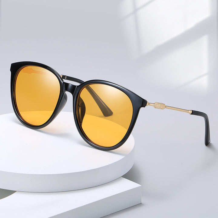 Women's Fashion Cat-Eye Sunglasses with Mirrored Lenses Stornfield