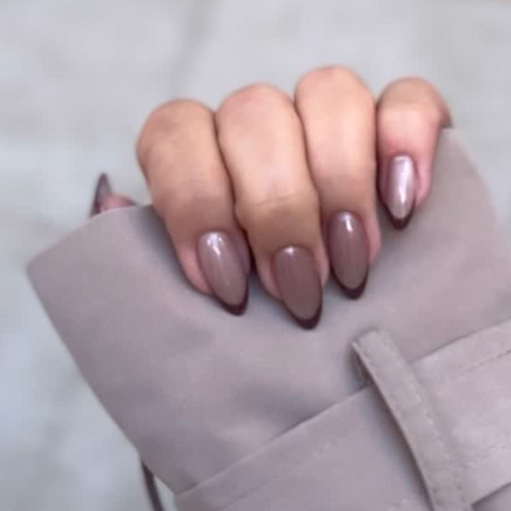 Artificial nail art with elegant French tip Stornfield