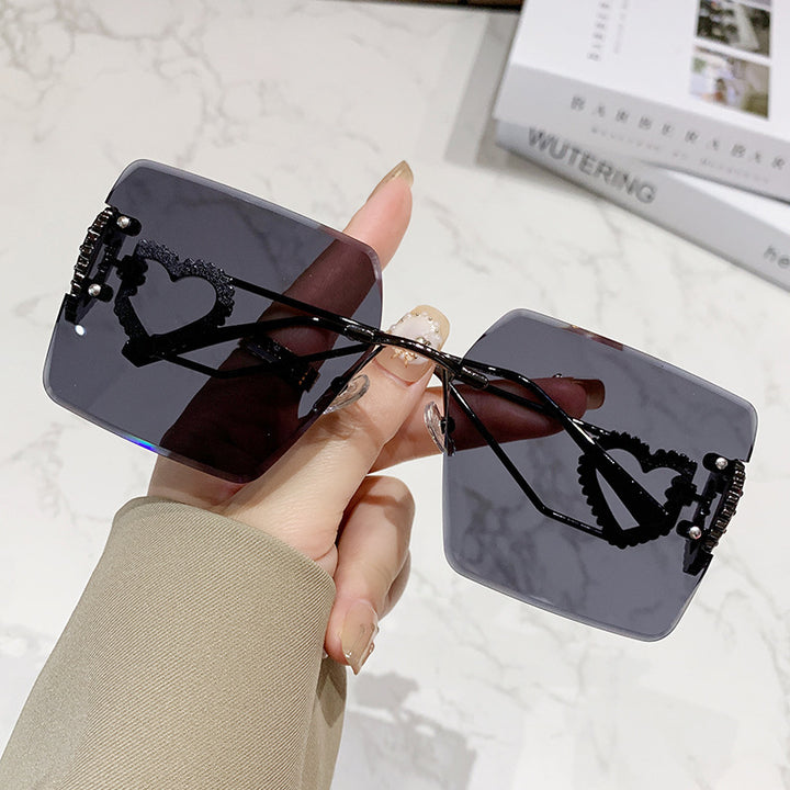 Women's fashionable sunglasses with trendy heart design Stornfield