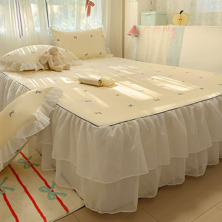 Ruffled Polka Dot Bedspread Set