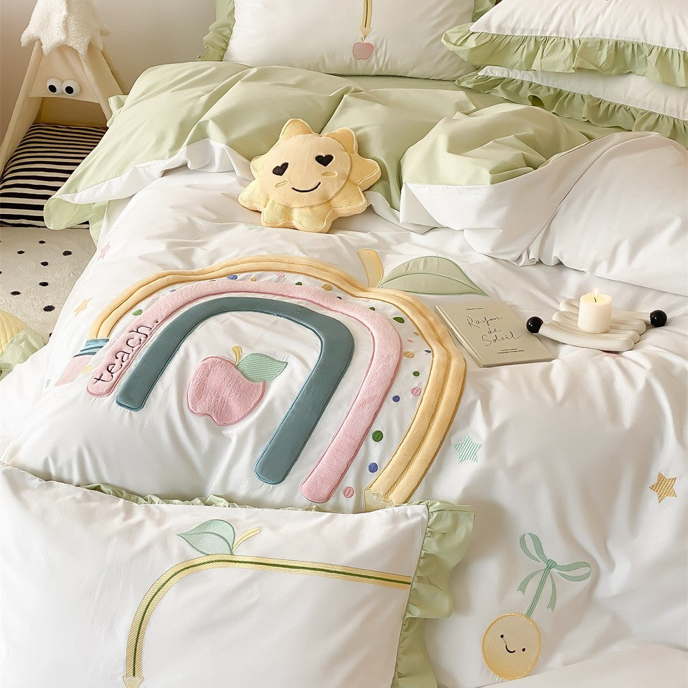 Cute children's bedding set with appliquéd dessert and animal motifs made of cotton microfibre