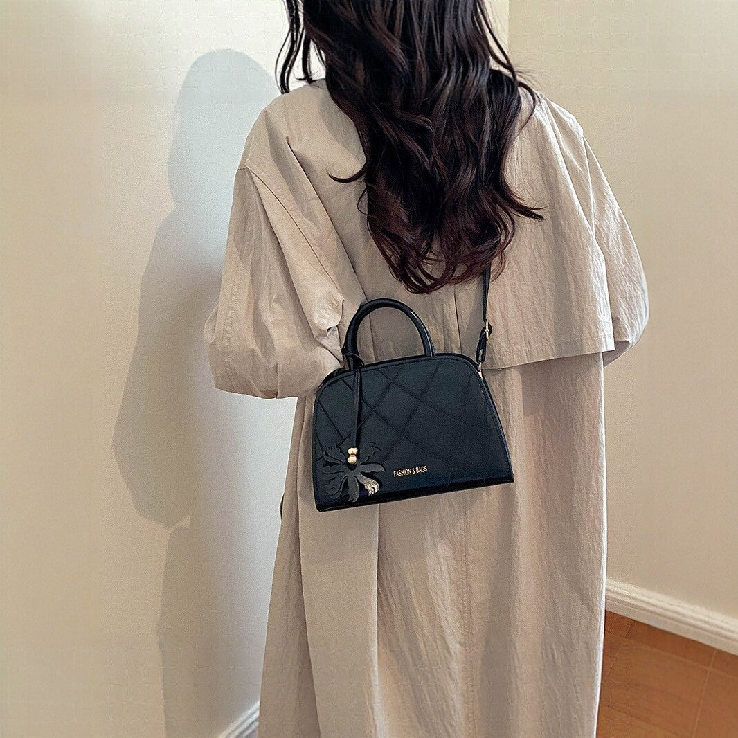 Elegant Quilted Crossbody Handbag
