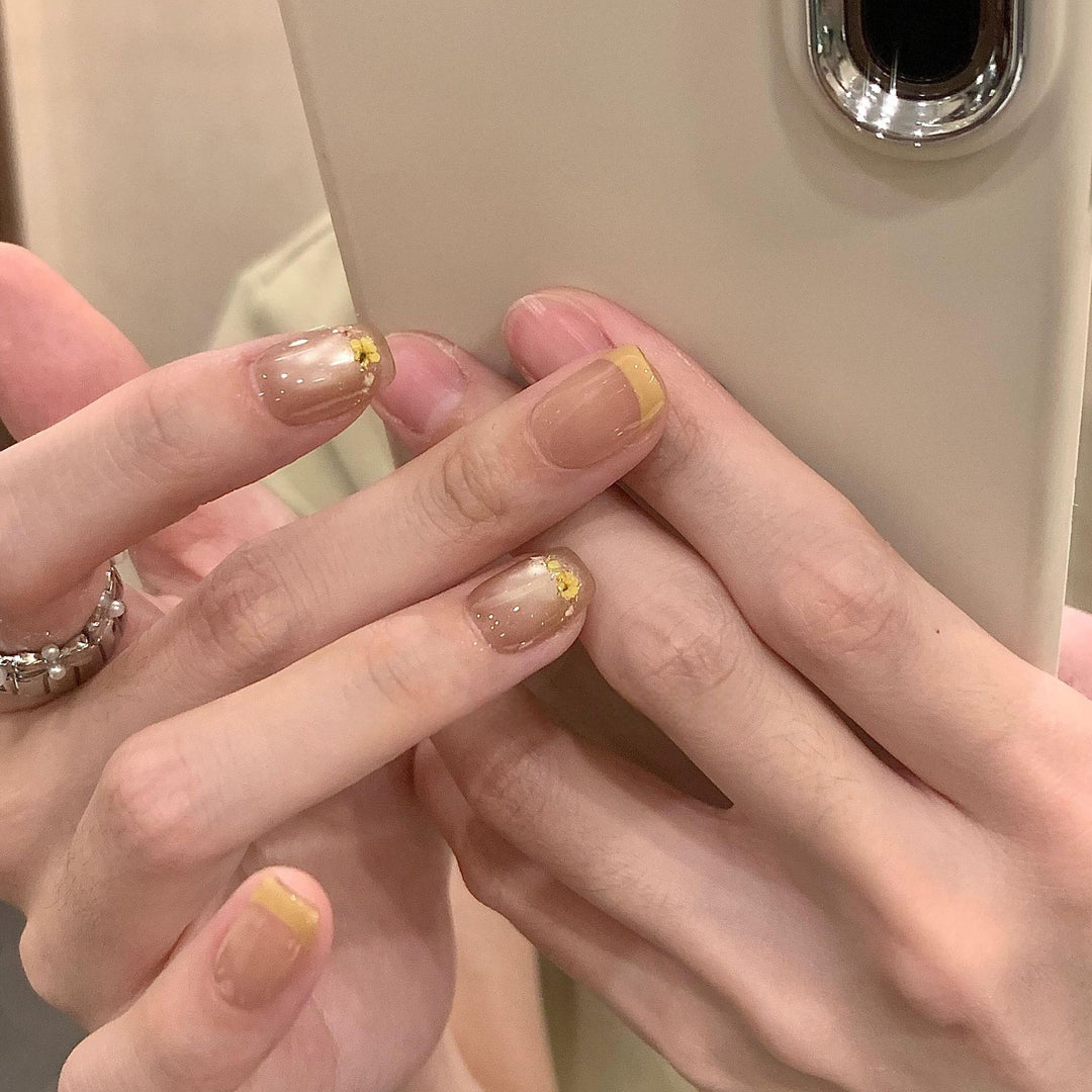 Artificial nails with elegant flower design Stornfield