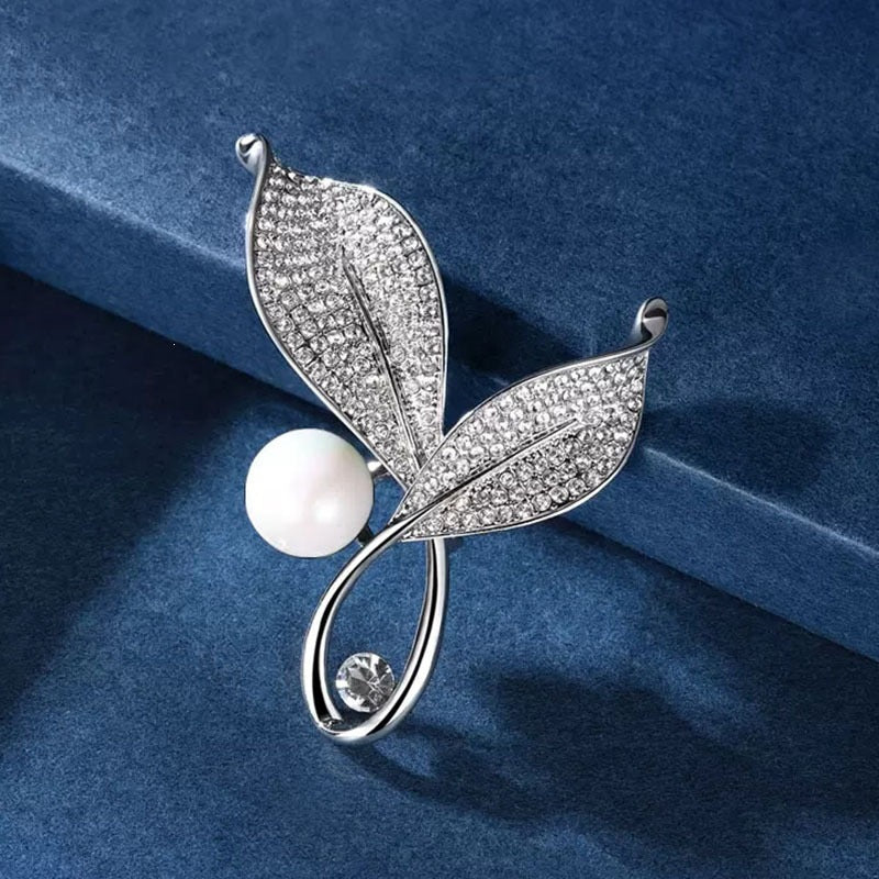 Elegant and Glamorous Brooch with Pearls and Crystals Stornfield