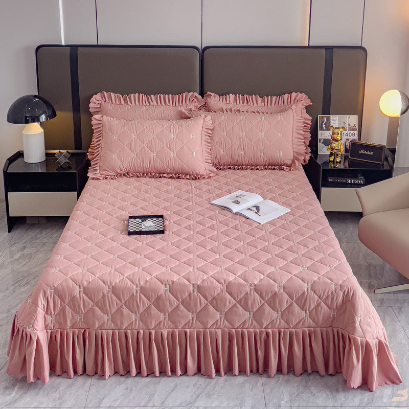 Stylish Quilted Bedspread Set