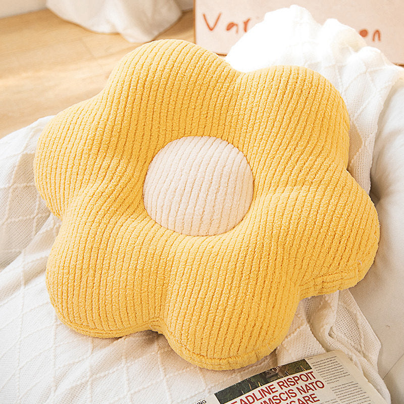 Flower-shaped cuddly pillow Stornfield