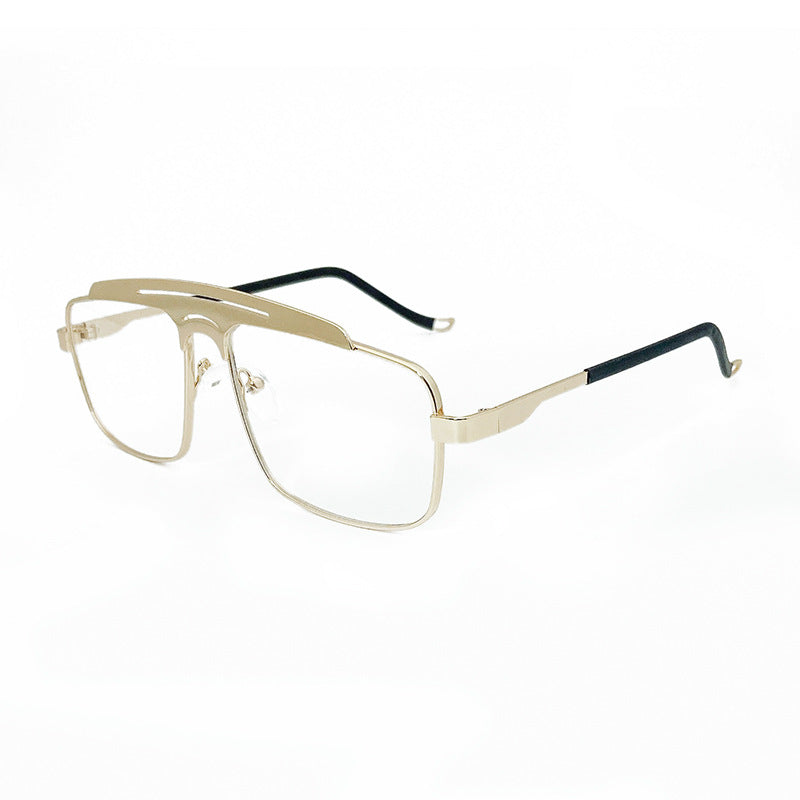 Fashionable Oversized Sunglasses with Elegant Design Stornfield