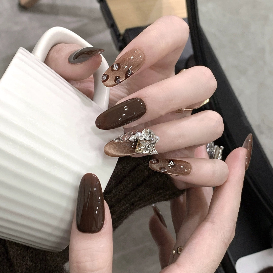 Artificial nails with luxurious glitter accents Stornfield