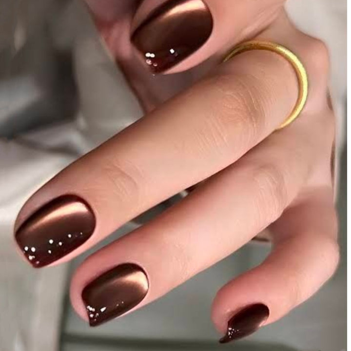 Artificial nails with matte finish and sparkling accents Stornfield