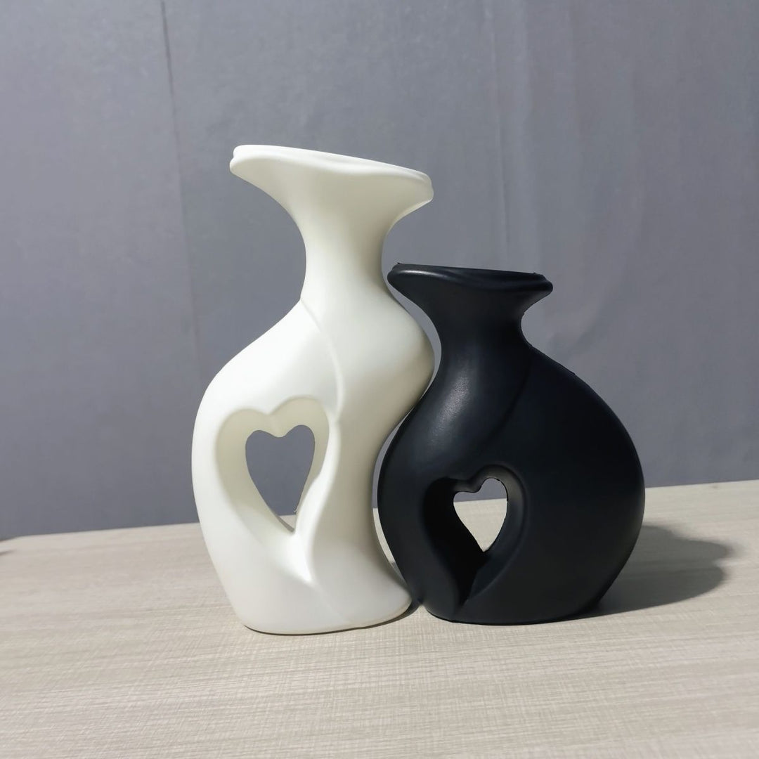 Modern Heart-Shaped Decorative Vase Stornfeild