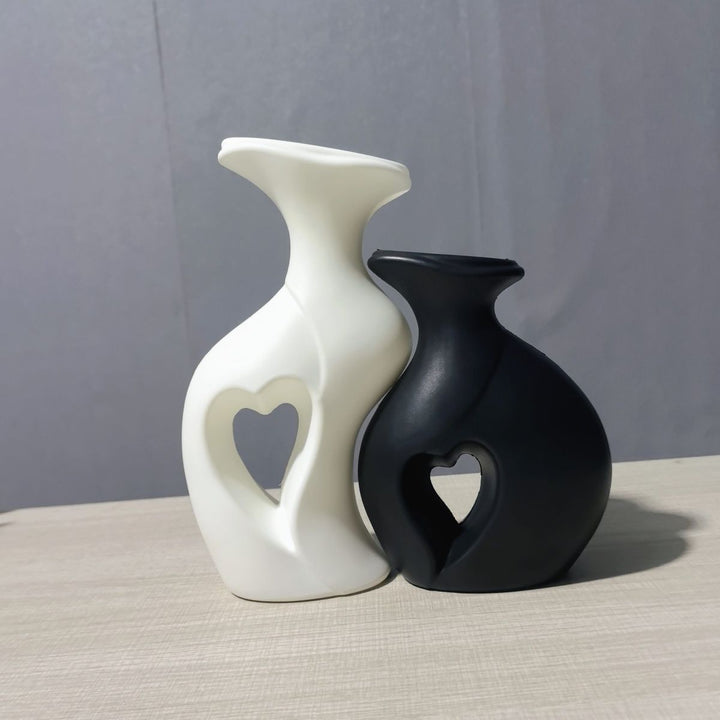 Modern Heart-Shaped Decorative Vase Stornfeild