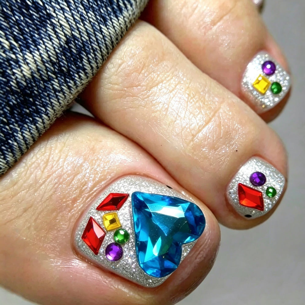 Nail art with glamorous 3D jewelry accents Stornfield