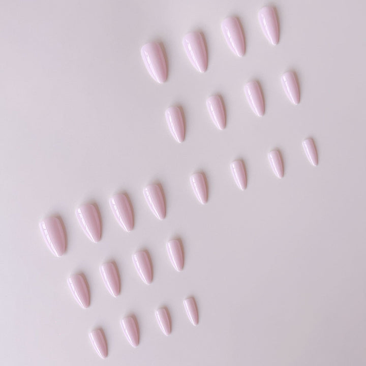 Artifical nail set with elegant, pointed and high-gloss nails Stornfield