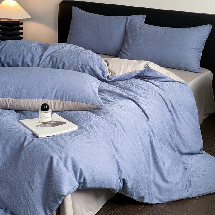 Jacquard bedding set made of cotton satin with floral relief and hotel closure