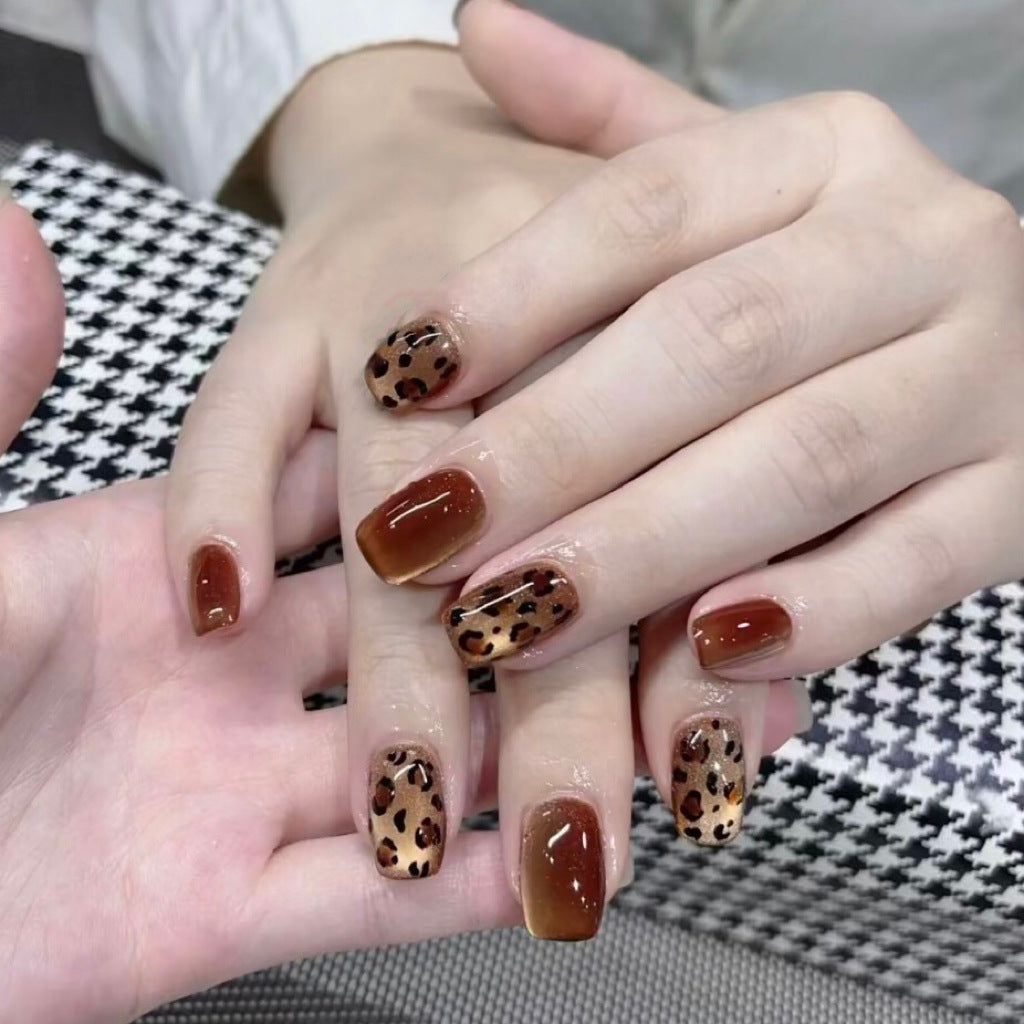Chic Leopard-Print Press-On Nail Set
