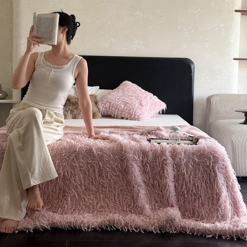 Luxurious Shaggy Faux Fur Bed Throw Blanket