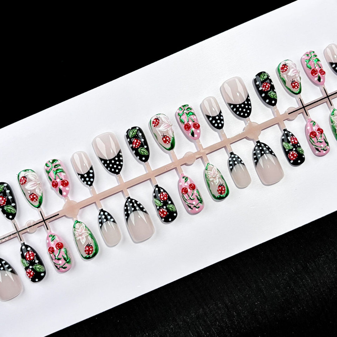 Artistic Press-On Nail Art Set with Floral Design