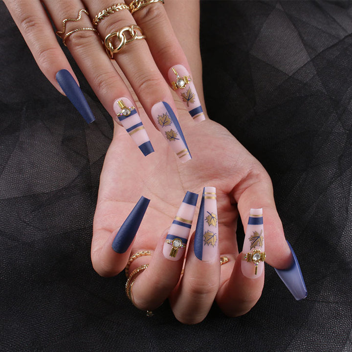 Artificial nail set with elegant leaf design and matte finish Stornfield