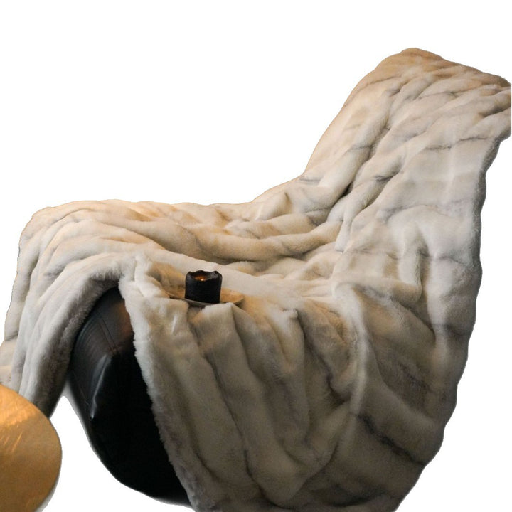 Cuddle faux fur throw blanket extra soft, quilted and insulating